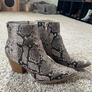 Black and Gray Heeled Boots with Snakeskin Pattern